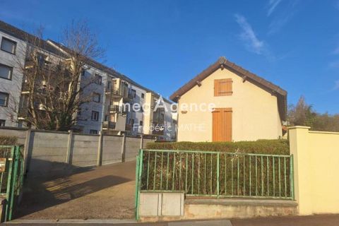 Byhus i Troyes, Aube, Troyes - € 120.000 | Ref: 200824 - foto 1