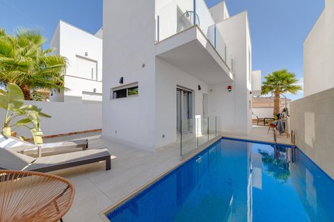 Villa a Torrevieja, Alicante, Torrevieja - € 423.000 | Ref: 2341-846 - foto 2