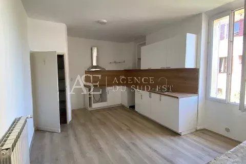 Villa a Rousset, Bouches-du-Rhone, Rousset - € 1.800/mes | Ref: 82980076 - foto 11