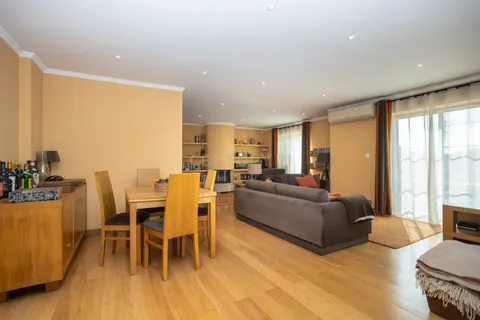 Villa i Oeiras, Lisbon, Oeiras - € 1.250.000 | Ref: C0246-03496 - foto 13