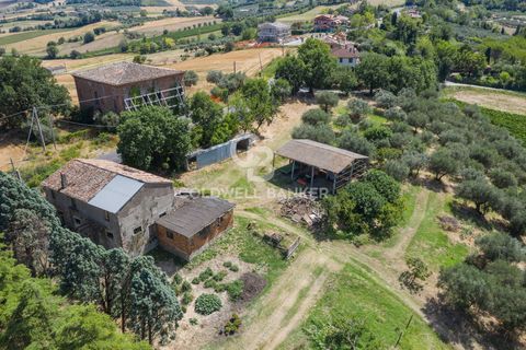 Landejendom i Coriano, Rimini, Coriano - € 160.000 | Ref: CBI099-1528-520823 - foto 1