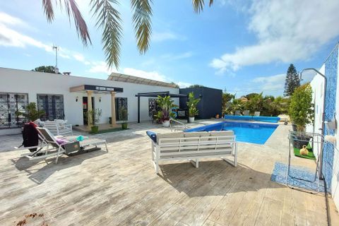 Villa i La Marina, Alicante, La Marina - € 445.500 | Ref: P8857 - foto 1