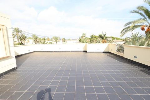 Villa i Cabo Roig, Alicante, Cabo Roig - € 990 000 | Ref: 774147 - foto 26