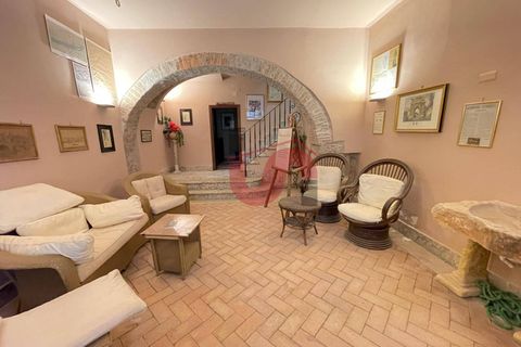 L'establiment comercial a Benevento, Benevento, Benevento - € 2.500/mes | Ref: AA39832 - foto 3