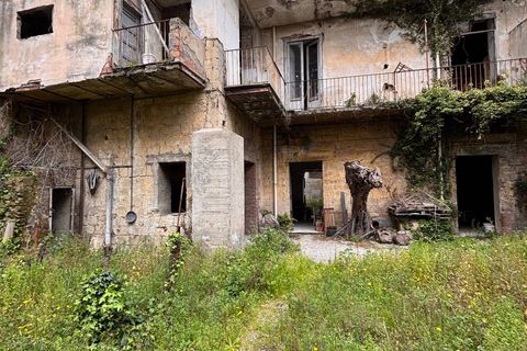 Erhvervsejendom i Sant'Antimo, Naples, Sant'Antimo - € 350.000 | Ref: Via Girardi palazzo Sant'Antimo - foto 1