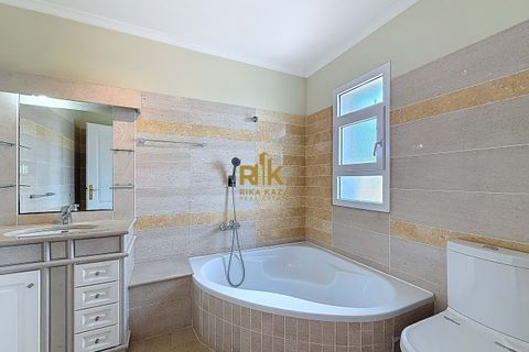 Villa i Santana, Madeira, Santana - € 980.000 | Ref: RK11959 - foto 10