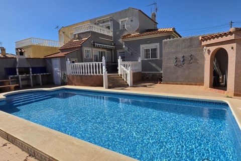 Villa i Torrevieja, Alicante, Torrevieja - € 319.900 | Ref: C798/3390 - foto 1