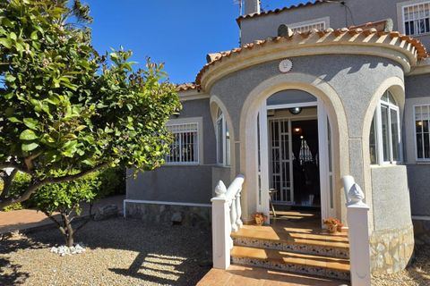 Villa i Torrevieja, Alicante, Torrevieja - € 319.900 | Ref: C798/3390 - foto 2