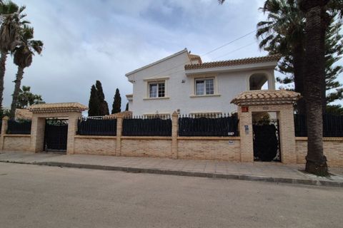 Villa i Cabo Roig, Alicante, Cabo Roig - € 1.490.000 | Ref: MLSC7599915/13477 - foto 3