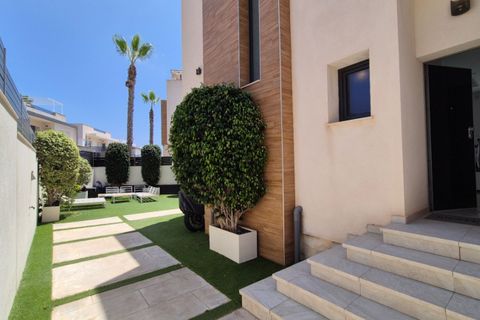 Villa a Torrevieja, Alicante, Torrevieja - € 785.000 | Ref: MLSC4750121/13477 - foto 3