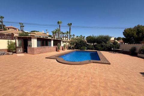Villa a Torrevieja, Alicante, Torrevieja - € 930.000 | Ref: MLSC256306/13477 - foto 2