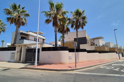 Villa a Torrevieja, Alicante, Torrevieja - € 785.000 | Ref: AG19MLSC4750121 - foto 2