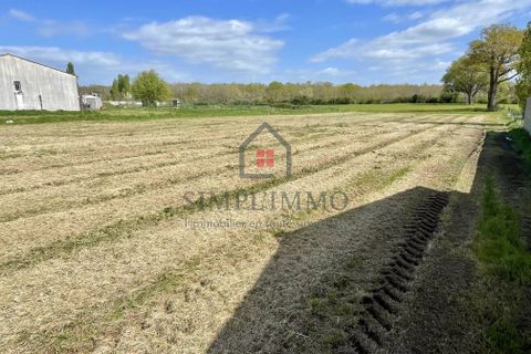 Helårsgrund i Saint-Jean-d'Angle, Charente-Maritime, Saint-Jean-d'Angle - € 60.000 | Ref: 707 - foto 3