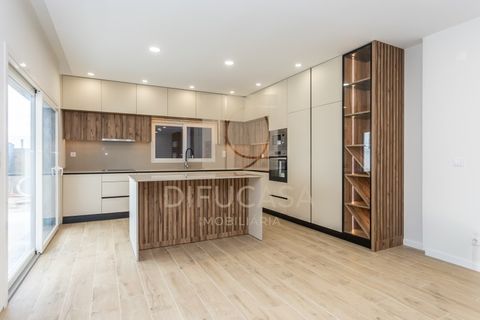 Villa i Quinta do Anjo, Setubal, Quinta do Anjo - € 600.000 | Ref: R192- Proximo Moita - foto 1
