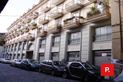 Erhvervsejendom i Caserta, Caserta, Caserta - € 250.000 | Ref: kA9412 - foto 1