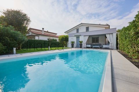 Villa i Jesolo, Venice, Jesolo - € 1.100.000 | Ref: V 723 - foto 1