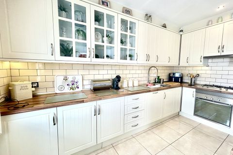 Villa a Filipinas, Alicante, Filipinas - € 390.000 | Ref: 774631 - foto 9