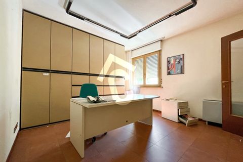 L'establiment comercial a Jesi, Ancona, Jesi - € 550/mes | Ref: 3888 - foto 4