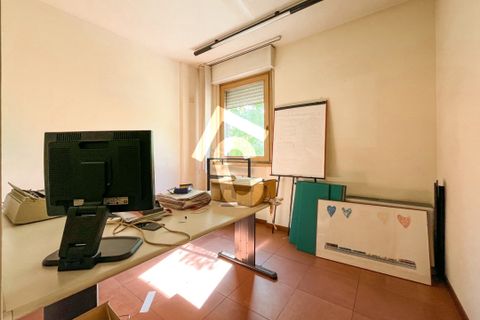 L'establiment comercial a Jesi, Ancona, Jesi - € 550/mes | Ref: 3888 - foto 6
