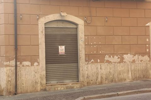 L'establiment comercial a Eboli, Salerno, Eboli - € 550/mes | Ref: BO-6 - foto 2