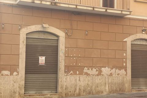 L'establiment comercial a Eboli, Salerno, Eboli - € 550/mes | Ref: BO-6 - foto 4