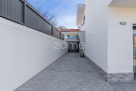Villa i Odivelas, Lisbon, Odivelas - € 750.000 | Ref: ZMPT586429 - foto 39