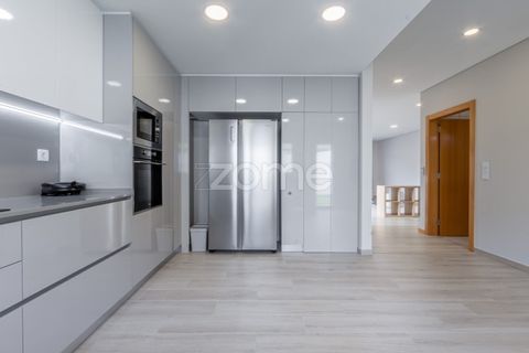 Villa i Odivelas, Lisbon, Odivelas - € 750.000 | Ref: ZMPT586429 - foto 19