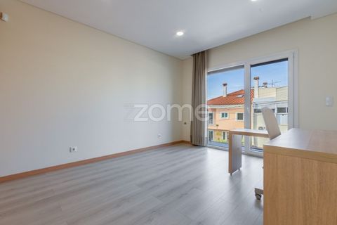 Villa i Odivelas, Lisbon, Odivelas - € 750.000 | Ref: ZMPT586429 - foto 30