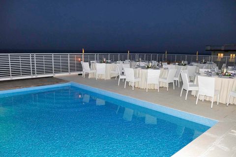Erhvervsejendom i Alba Adriatica, Teramo, Alba Adriatica - € 3.600.000 | Ref: 6430 - foto 1