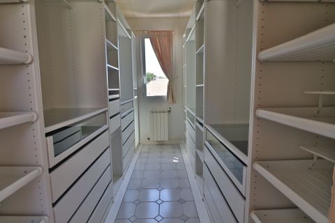 Villa en Nimes, Gard, Nimes - € 850.000 | Ref: HH-15935846 - photo 12