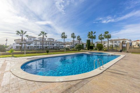 Casa de pueblo en Punta Prima, Alicante, Punta Prima - € 179.000 | Ref: 200-4709 - photo 2