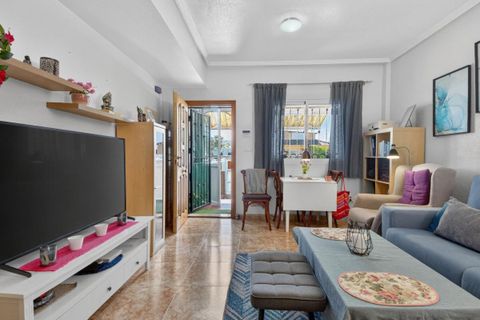 Casa de pueblo en Punta Prima, Alicante, Punta Prima - € 179.000 | Ref: 200-4709 - photo 5