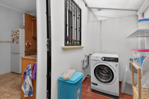 Casa de pueblo en Punta Prima, Alicante, Punta Prima - € 179.000 | Ref: 200-4709 - photo 10