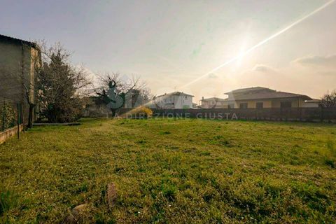 Terra a Brembate, Bergamo, Brembate - € 175.000 | Ref: TERRENO.EDIFICABILE-IZ175V - foto 12