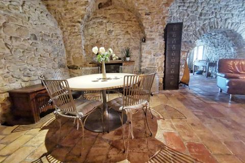 Villa i Nimes, Gard, Nimes - € 398.000 | Ref: 3011443657 - foto 1
