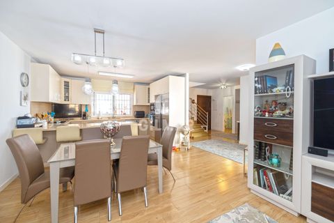 Villa i Marbella, Malaga, Marbella - € 885.000 | Ref: 215016 - foto 1