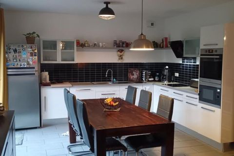 Villa a Saintes, Charente-Maritime, Saintes - € 282.000 | Ref: 201262 - foto 3