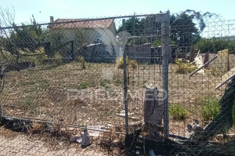Helårsgrund i Loures, Lisbon, Loures - € 110.000 | Ref: 037894 - foto 1