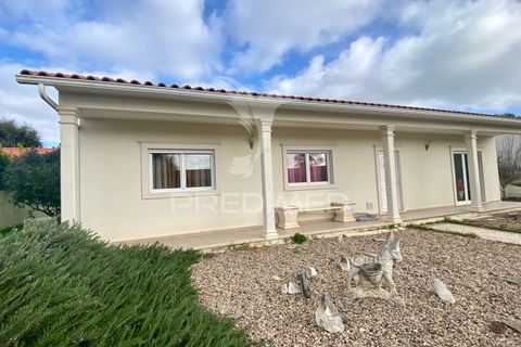 Byhus i Alcobaca, Leiria, Alcobaca - € 385.000 | Ref: 049928 - foto 1