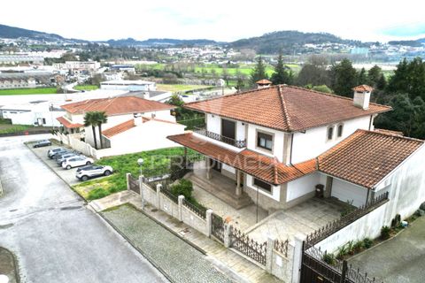 Byhus i Guimaraes, Braga, Guimaraes - € 528.500 | Ref: 051531 - foto 12