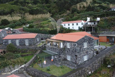 Byhus i Calheta, Sao Jorge, Calheta - € 670.000 | Ref: 049805 - foto 1