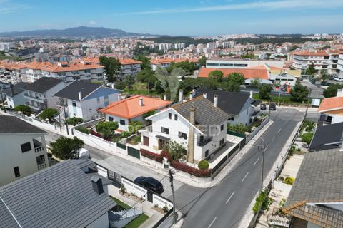 Byhus i Sintra, Lisbon, Sintra - € 600.000 | Ref: 051751 - foto 1