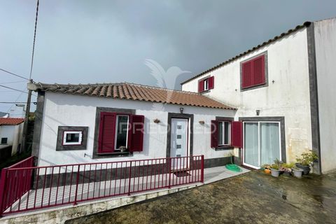 Byhus i Angra do Heroismo, Terceira, Angra do Heroismo - € 270.000 | Ref: 057619 - foto 1