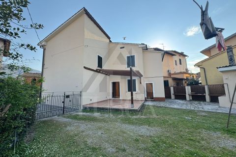 Villa i Lucca, Lucca, Lucca - € 295.000 | Ref: 6448 - foto 1