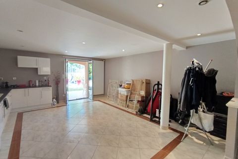 Villa a Boulazac, Dordogne, Boulazac - € 409.000 | Ref: E307C432A4A145D2 - foto 11