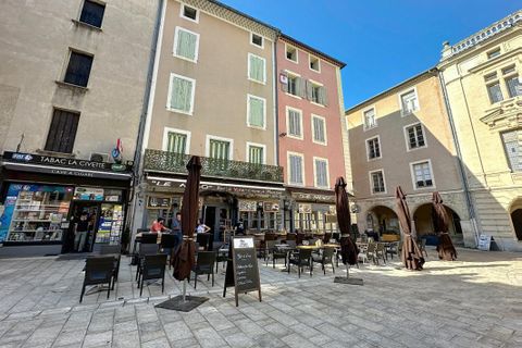Erhvervsejendom i Orange, Vaucluse, Orange - € 560.000 | Ref: 12041404556 - foto 3