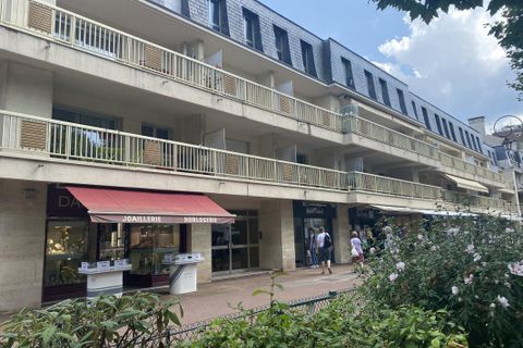 Apartament a Chantilly, Oise, Chantilly - € 710/mes | Ref: 240801-170948 - foto 2