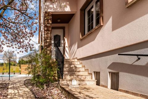 Villa a Strasbourg, Bas-Rhin, Strasbourg - € 1.260.000 | Ref: T66633-IMMOVAL - foto 18
