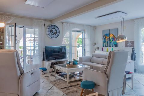 Villa i Torrevieja, Alicante, Torrevieja - € 675.000 | Ref: 741559 - foto 22