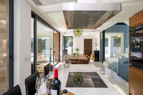 Villa i Estepona, Malaga, Estepona - € 1.440.000 | Ref: 220842 - foto 20